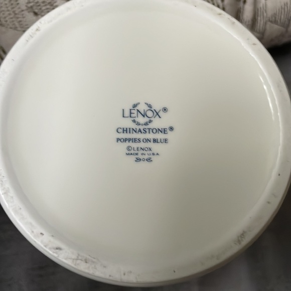 Lenox poppies on blue canister - Picture 6 of 6